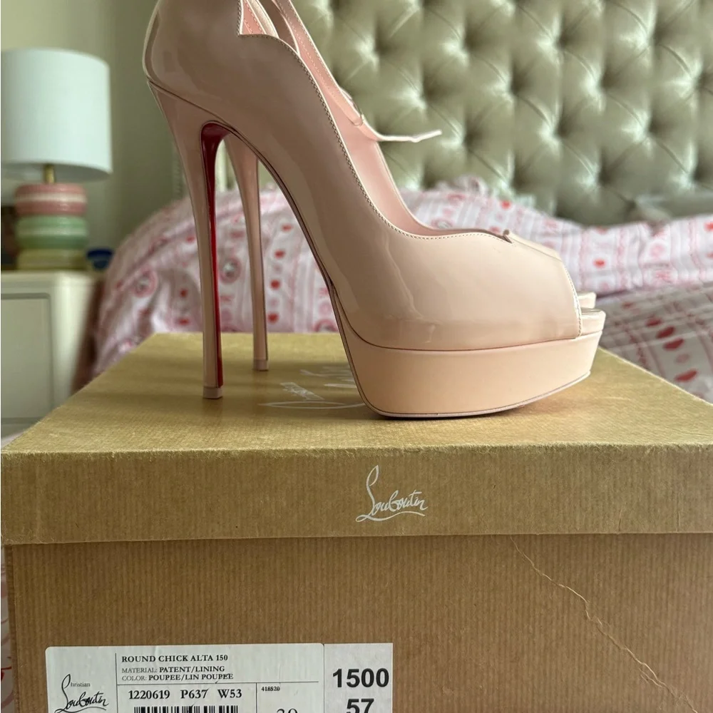 Louboutin round chic alta 150 size 39